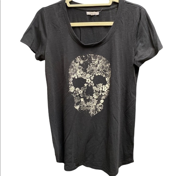 Maurices T-shirt floral skull print short sleeve deep scoop neckline size small - Picture 1 of 9